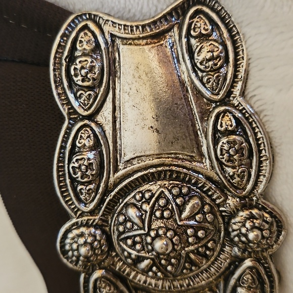 Vintage 1970s-1980s Ornate Floral Metal Buckle Brown Stretch Belt - Picture 6 of 8